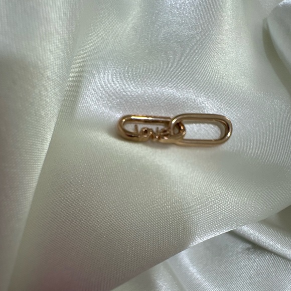 Pandora ME Styling
Love Word Link
Charm, Rose Gold-
Plated - Picture 3 of 9